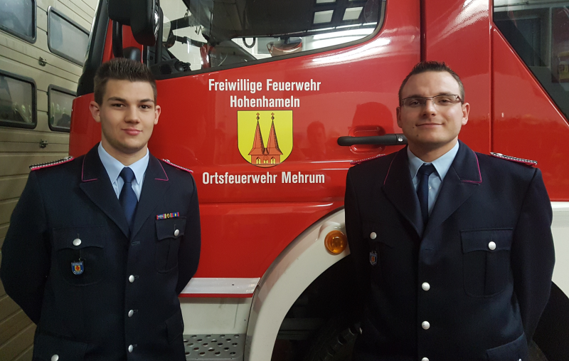 Jugendfeuerwehrwart Sebastian Klemke (rechts) und sein Stellvertreter Lukas Hein. Jugendfeuerwehrwart Sebastian Klemke (rechts) und sein Stellvertreter Lukas Hein.